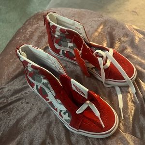 Boys red camouflage vans